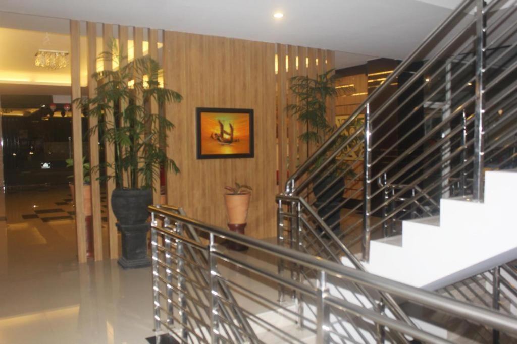 Prima SR Hotel y Convention Sleman  Exterior foto
