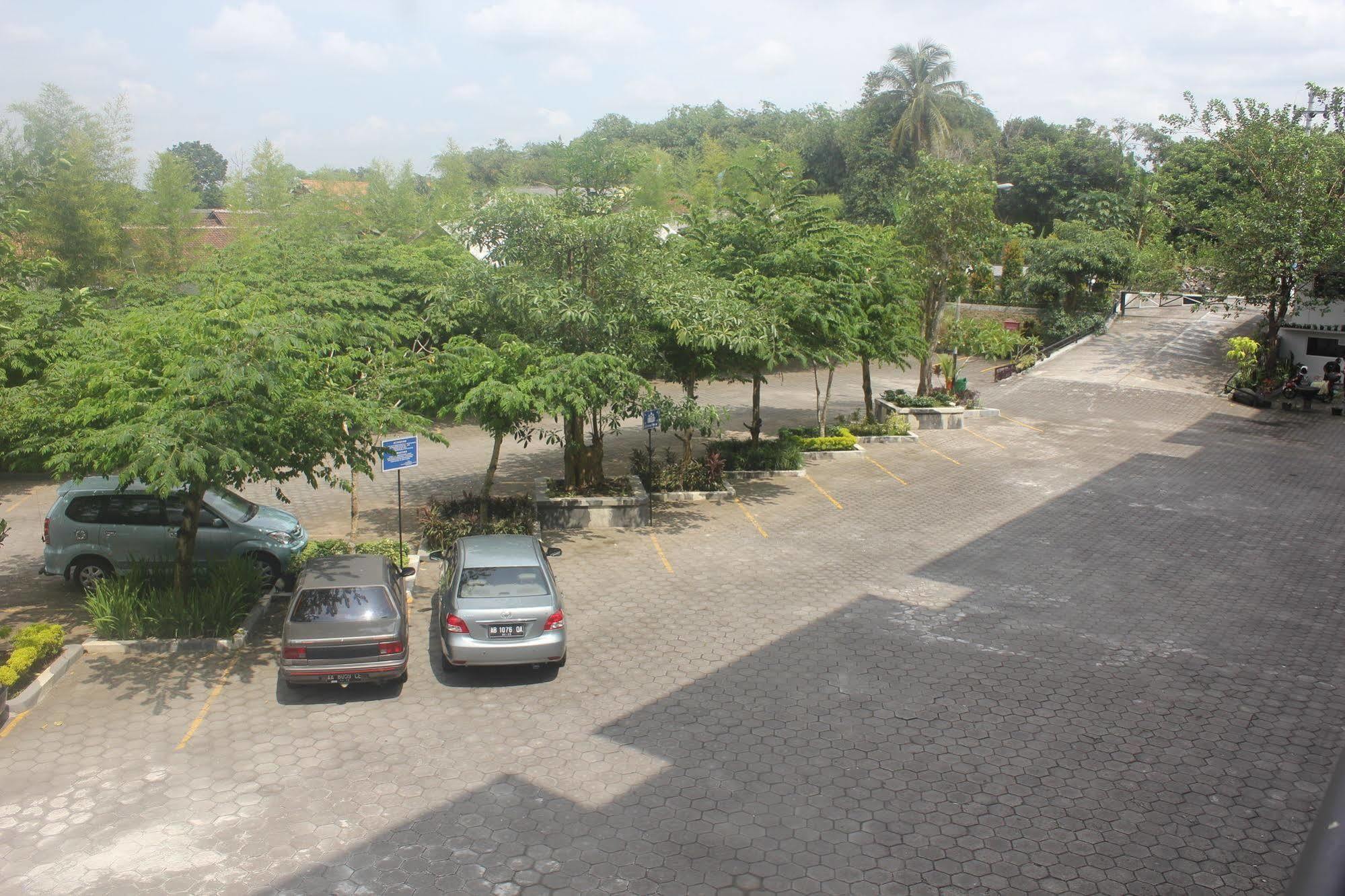 Prima SR Hotel y Convention Sleman  Exterior foto